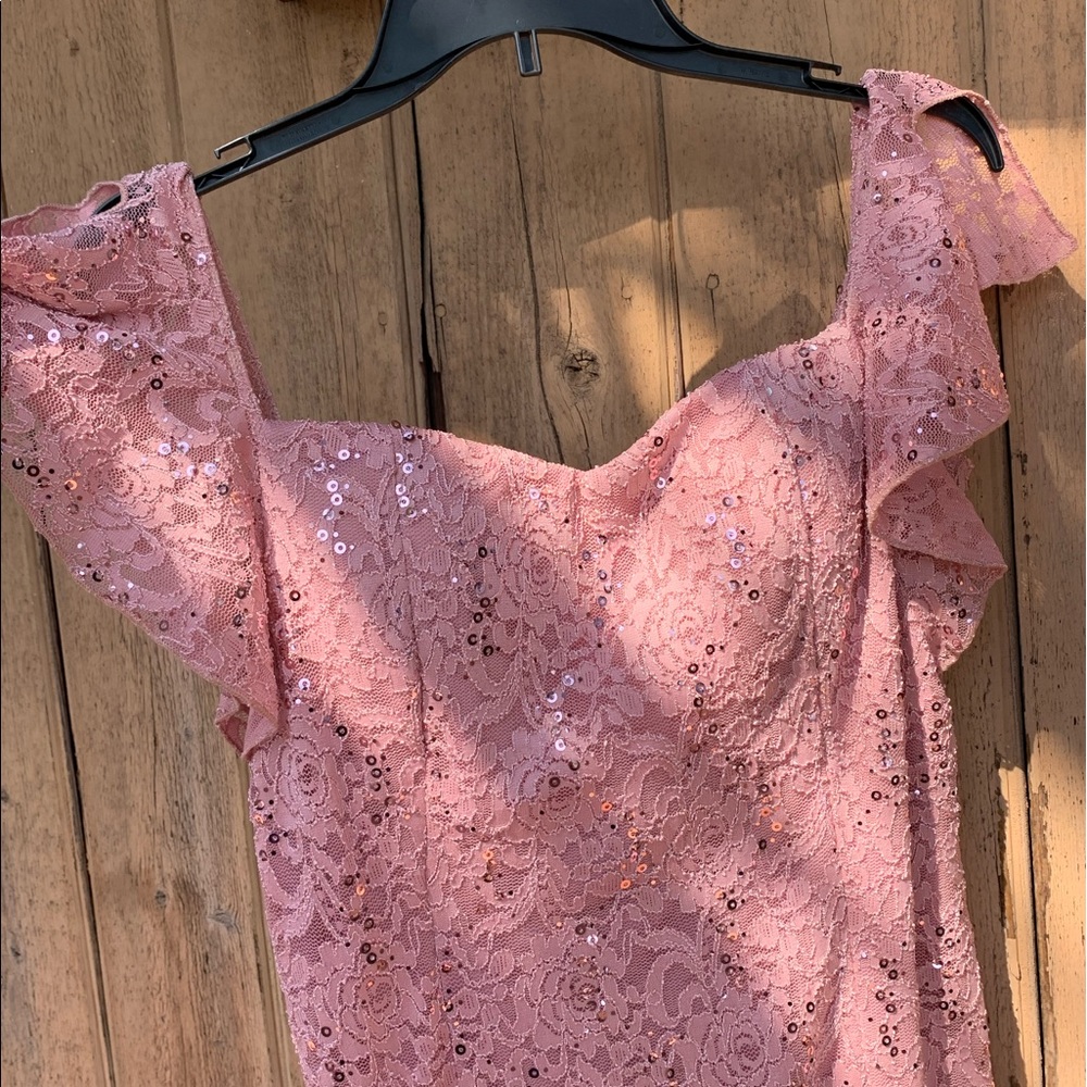 Beautiful Dress - Picture 3 of 8